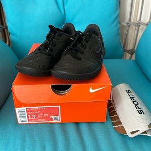 Nike soccer shoes with shins LAST CHANCE